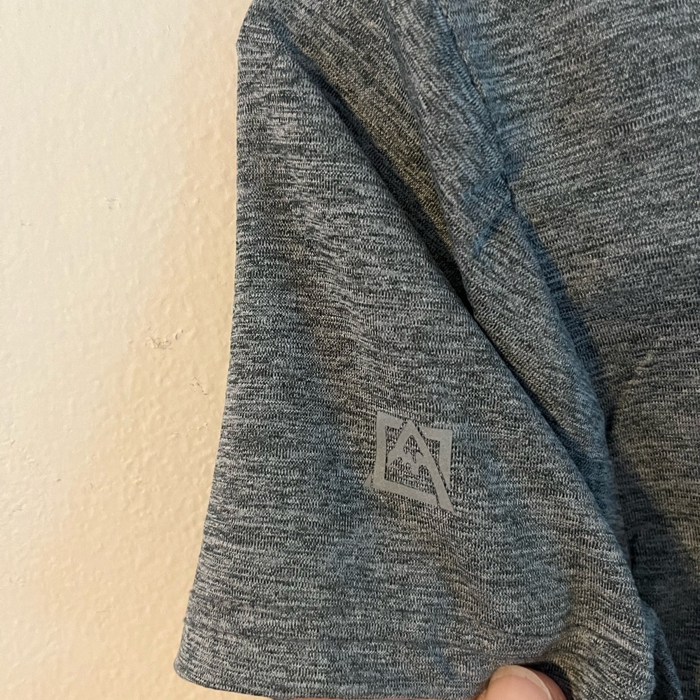 Women’s Avalanche polo size LG - Picture 4 of 4